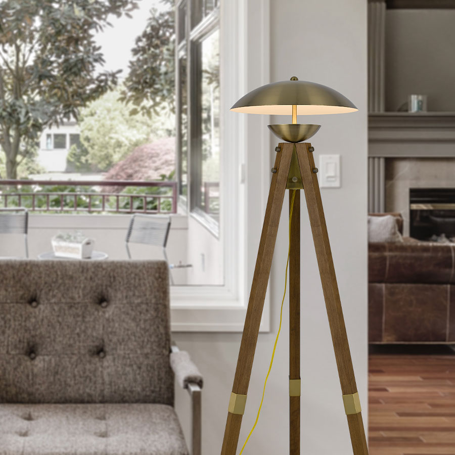 Dimmable Hospitality Vanity Fixture with Integrated Power and USB Options